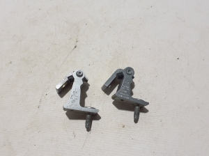 Charnière supérieure de porte avant - 80A831404A