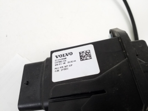 VOLVO XC40 (2017–2026) Front door lock 31440998 - 3
