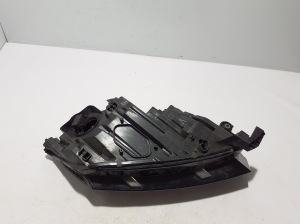 Skoda Octavia IV (2019–2026) Headlight 5E4941015A - 3