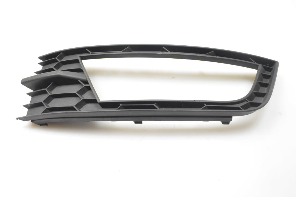Skoda Octavia III (2013–2019) Nebelscheinwerferabdeckung vorne 5E0807681 Skoda Octavia III (2013–2019) Nebelscheinwerferabdeckung vorne 5E0807681
