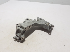 RENAULT Talisman II (2015–2026) Mootori kinnitus 112318640R - 3