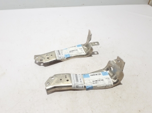 Radiator bracket - 7301585