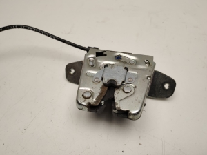 Mercedes Benz E-Class W212 (2009–2015) Trunk lid lock cylinder A2047400435 - 3