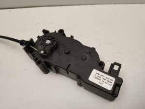 Mercedes Benz E-Class W212 (2009–2015) Trunk lid lock cylinder A2047400435 - 4