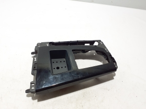 AUDI Q5 (2017–2026) Salongi konsooli muu osa 80B864261E - 4