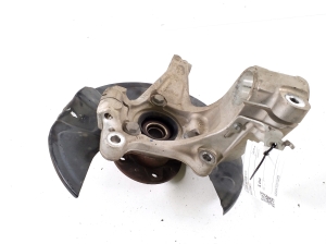 VOLVO XC40 (2017–2026) Front wheel hub - 2