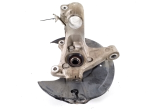 VOLVO XC40 (2017–2026) Front wheel hub - 2