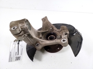 VOLVO XC40 (2017–2026) Front wheel hub - 3
