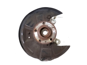Front wheel hub