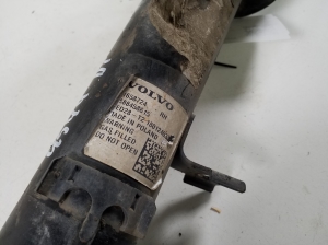 VOLVO XC40 (2017–2026) Front shock absorber and its components - 2