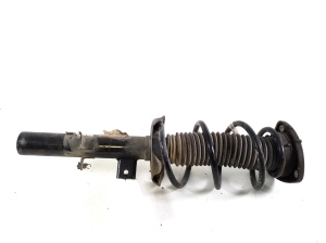 VOLVO XC40 (2017–2026) Front shock absorber and its components - 3