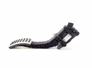 VOLVO XC40 (2017–2026) Accelerator pedal 32212364 - 3