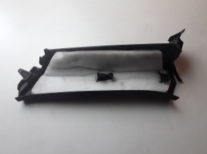  Interior trim of the rear strut 