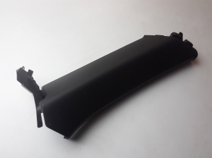  Interior trim of the rear strut 