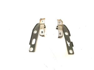 AUDI A5 (2007–2016) Hood hinge 8T0823301E - 2