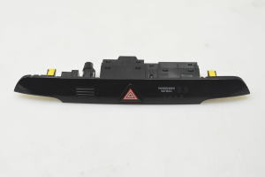 Hyundai Tucson (2015–2026) Warnblinkschalter 93700D7800