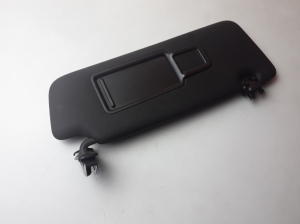  Sun visor 