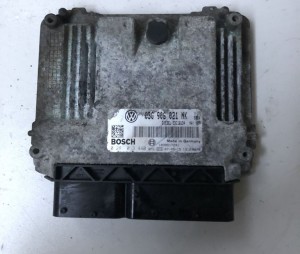 Volkswagen Passat B6 (2005–2010) Motorsteuergerät 0281013440 - 2