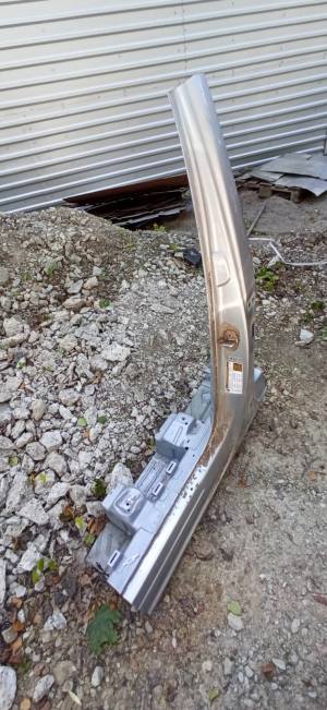 AUDI Q5 (2017–2026) Center pillar - 2