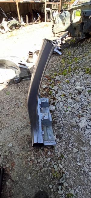 AUDI Q5 (2017–2026) Center pillar - 3