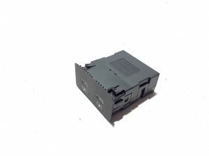 NISSAN Qashqai J-12 (2021–2026) USB port 253317HA0A - 2