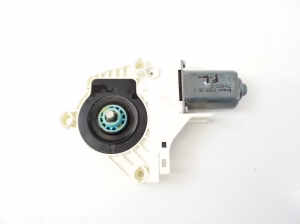 AUDI A7 (2010–2018) Front door window regulator motor 8K0959801B - 2