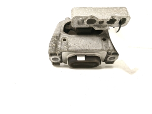 Volkswagen Passat B8 (2014–2023) Motorlager 3Q0199262J - 4