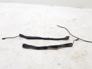   Windshield wiper arm  -  