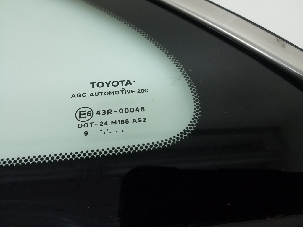 TOYOTA Avensis T27 Kairės pusės galinis šoninis kėbulo stiklas 6272005130 20983559