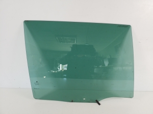  Rear side door glass  - 5E9845206D 