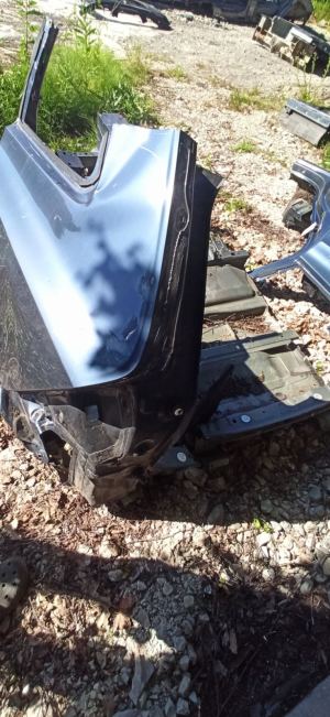 VOLVO XC60 (2017–2026) Aizmugurējais spārns un tā detaļas 31484168 - 5