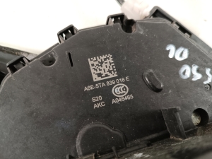 Skoda Octavia III (2013–2019) Rear side door lock 5TA839016E - 4