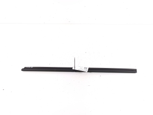 Skoda Octavia III (2013–2019) Esiukse klaasi sisemine liist 5E0837480 - 2