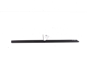 Skoda Octavia III (2013–2019) Esiukse klaasi sisemine liist 5E0837479 - 2
