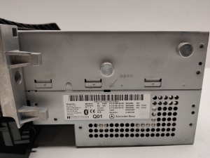 Mercedes Benz E-Class W212 (2009–2015) Radio (head unit) A2129008308 - 2
