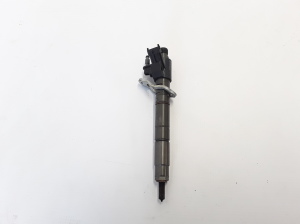  Fuel injector 