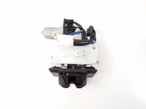 Trunk lid lock