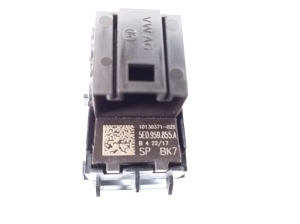Skoda Octavia III (2013–2019) Front door glass switch 5E0959855A - 2