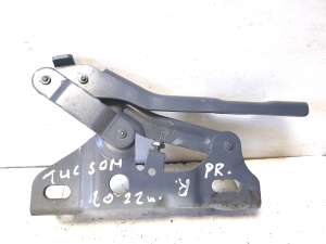 Hyundai Tucson (2015–2026) Hood hinge - 2