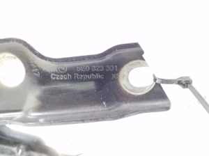 Skoda Octavia III (2013–2019) Hood hinge 5E0823301 - 3