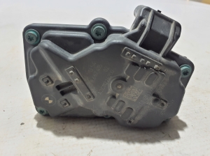 BMW 4 SERIES G22 (2020–2026) Gaasiklapp 8667415 - 2