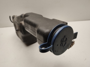  Windscreen washer tank front 