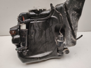  Windscreen washer tank front 