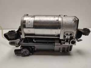 Mercedes Benz E-Class W212 (2009–2015) Luftfederung Kompressor A2123200404 - 5