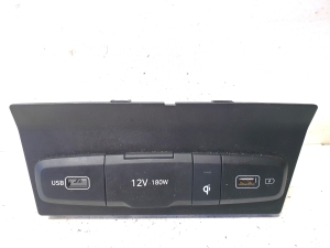 Hyundai Tucson (2015–2026) USB-pesa 84632N7800 - 2