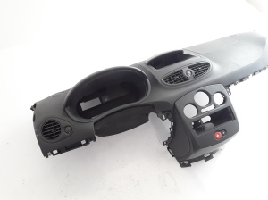 RENAULT Clio III (2005–2012) Dashboard and its parts 8200796281 - 13