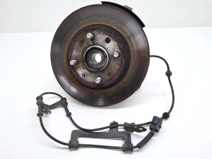 Front wheel hub - 