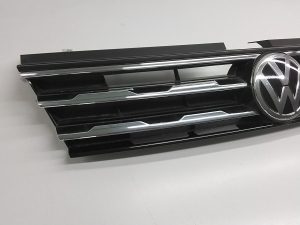  Front grill and parts thereof 