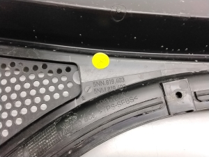  Windshield wiper mechanism trim to the glass 