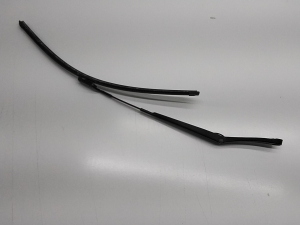   Windshield wiper blade 